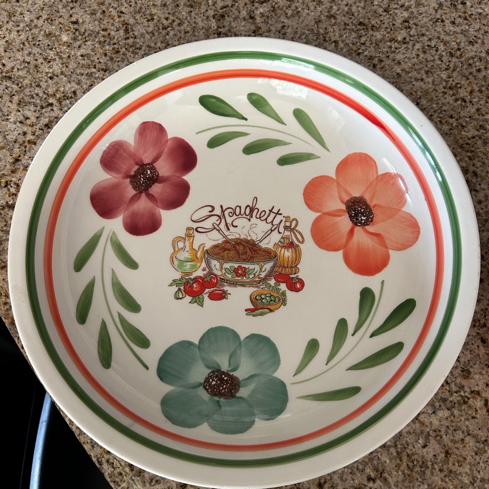 Vintage Hand Painted Italian Ceramic Spaghetti Bowl. RARE